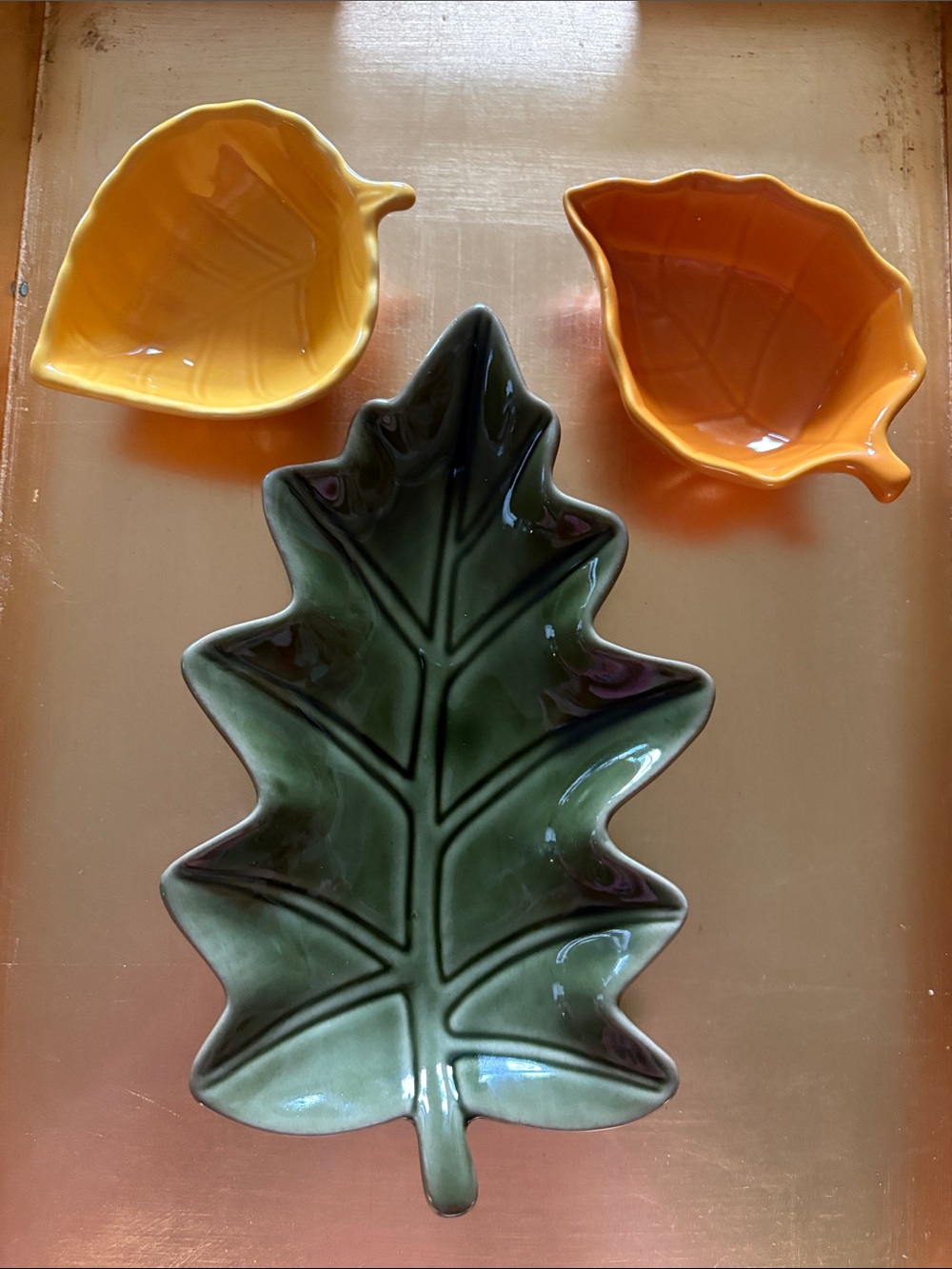 NWOT Ceramic Leaf Serving Set in Green and Yellow HOLIDAY HOME